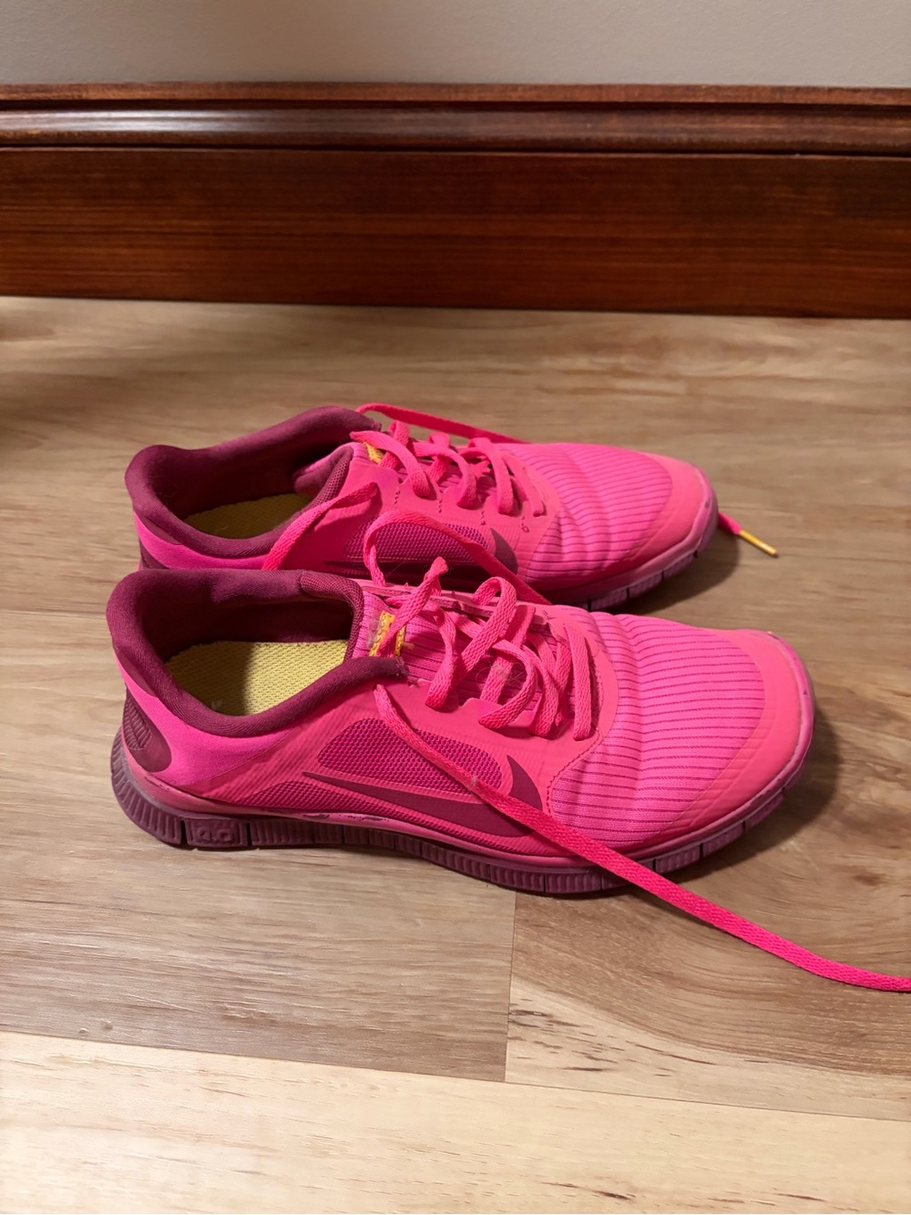 Nike Women’s Bright Pink Athletic Shoes